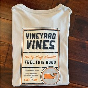 🐳 NWOT - Men’s Light Gray Vineyard Vines Tee 🐳